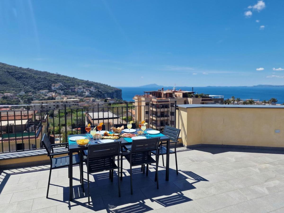 Ferienwohnung Savarese Luxury Palace Vico Equense Exterior foto