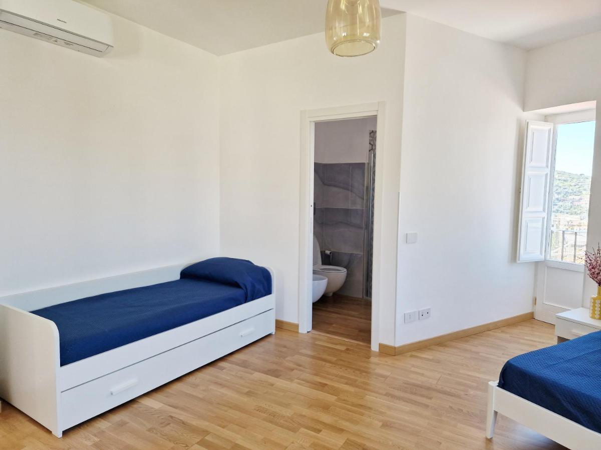 Ferienwohnung Savarese Luxury Palace Vico Equense Exterior foto