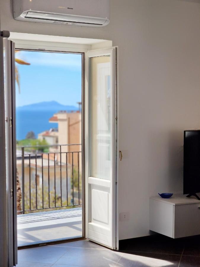 Ferienwohnung Savarese Luxury Palace Vico Equense Exterior foto